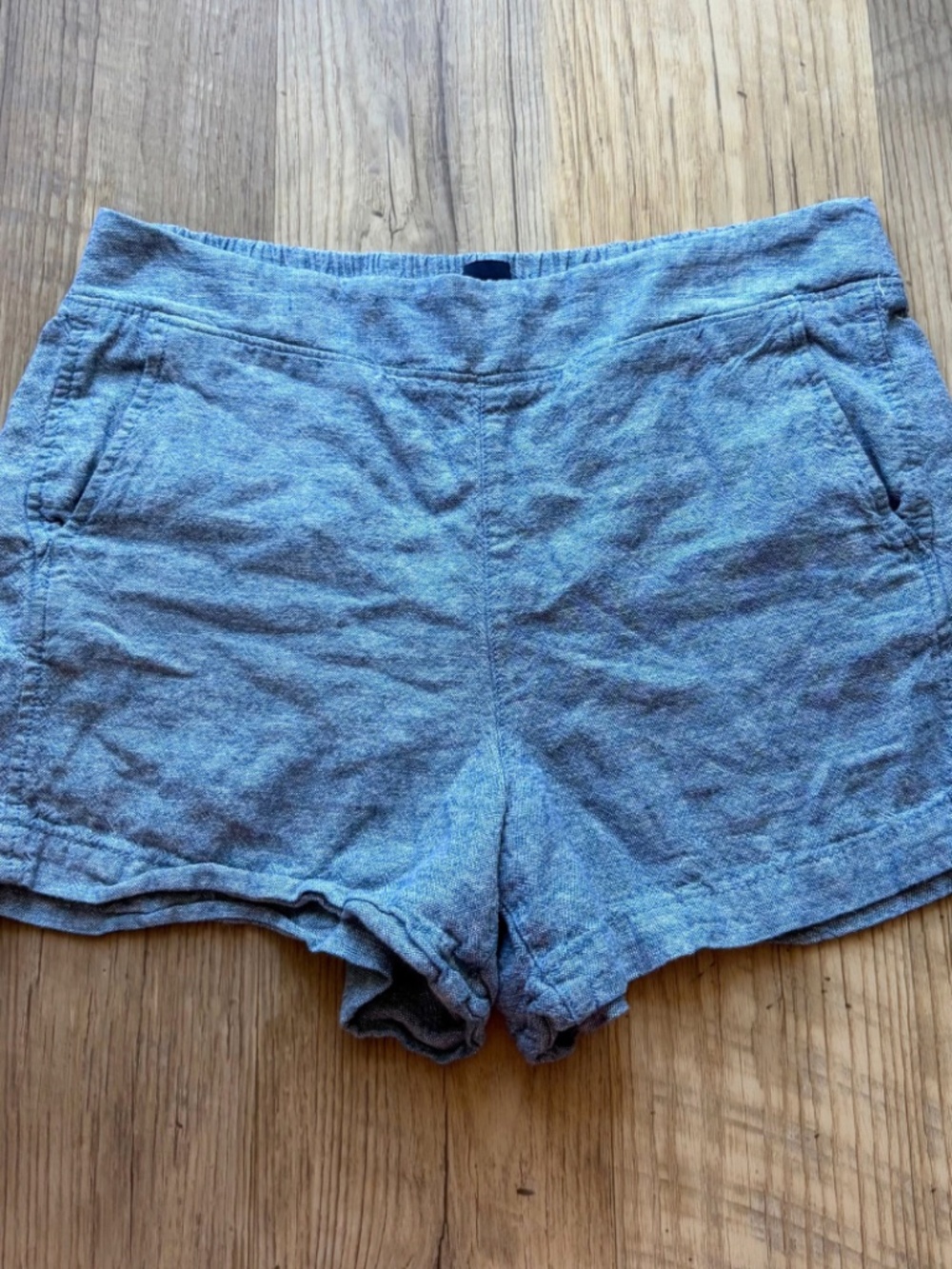 GAP Linen Blend Pull On Chambray Shorts